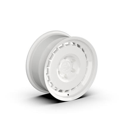 Fifteen52 Evolution HD Classic White