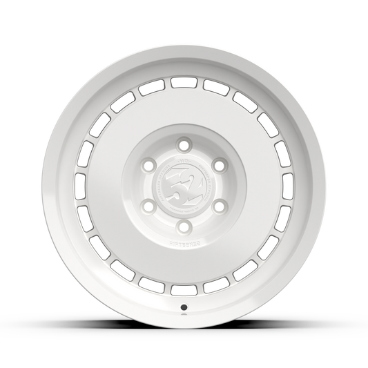 Fifteen52 Evolution HD Classic White