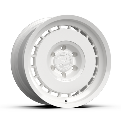 Fifteen52 Evolution HD Classic White