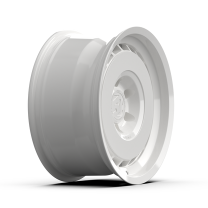 Fifteen52 Evolution HD Classic White